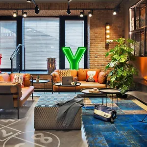 Hotel Moxy Praga, Varšava